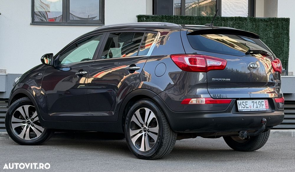 Kia Sportage 2.0 CRDI 4WD Automatik Fifa World Cup Edition - 9