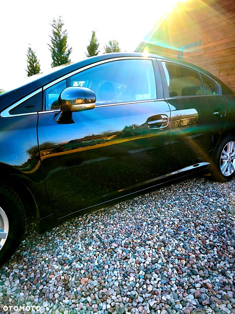 Toyota Avensis 2.0 D-4D Sol - 2