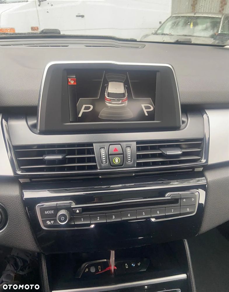 BMW Seria 2 218i - 13