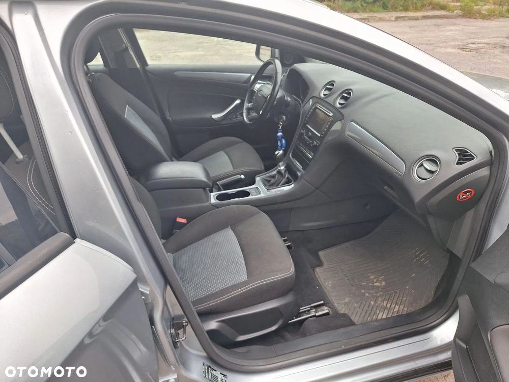Ford Mondeo - 12