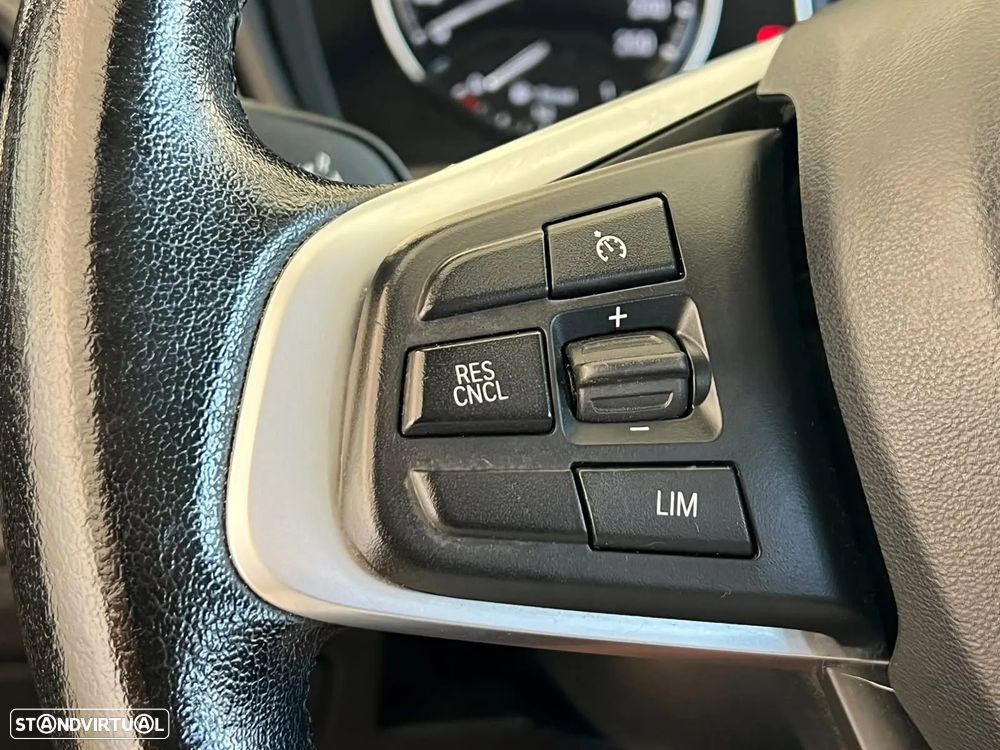 BMW X1 sDrive18d Aut. Sport Line - 18