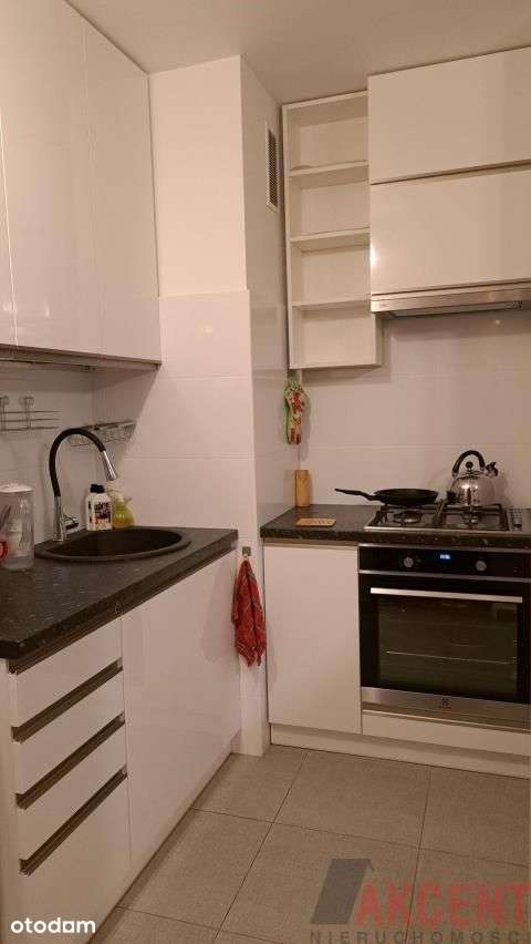 Jelonki mieszkanie dwupokojowe z balkonem.