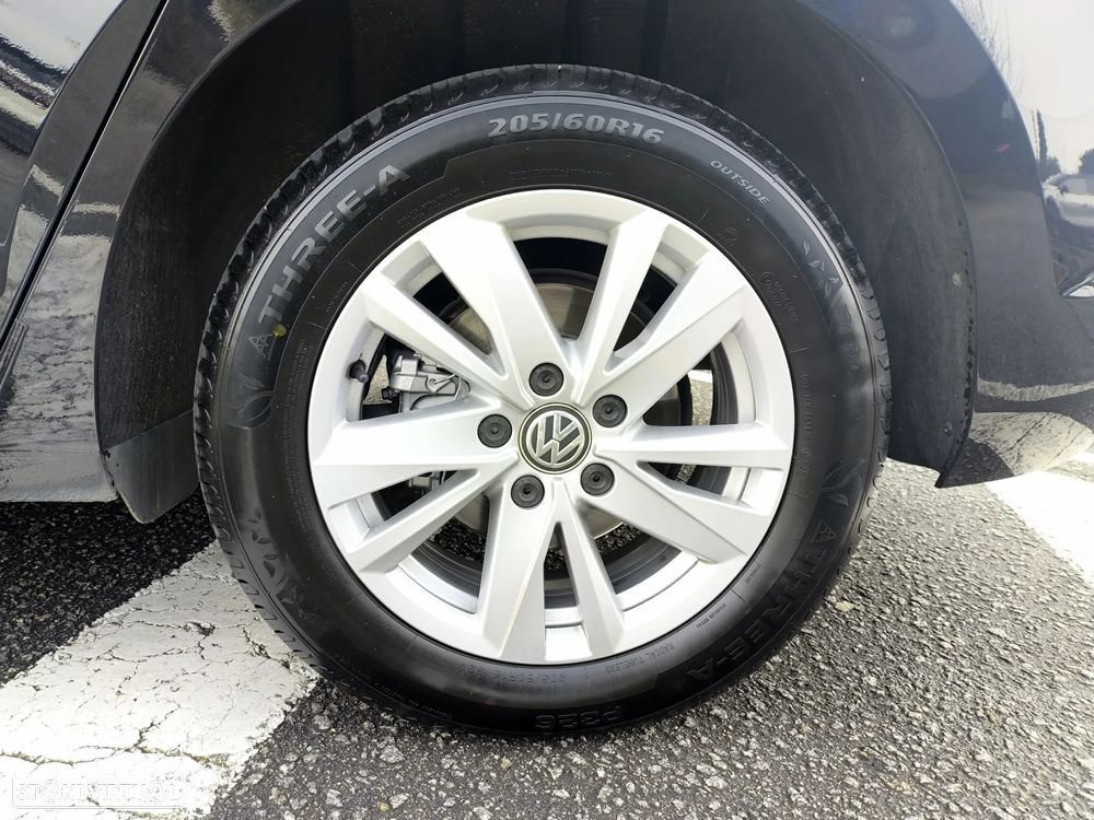 VW Touran 2.0 TDI Confortline - 32