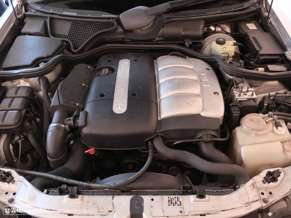 Mercedes-Benz E 220 CDI Elegance - 4