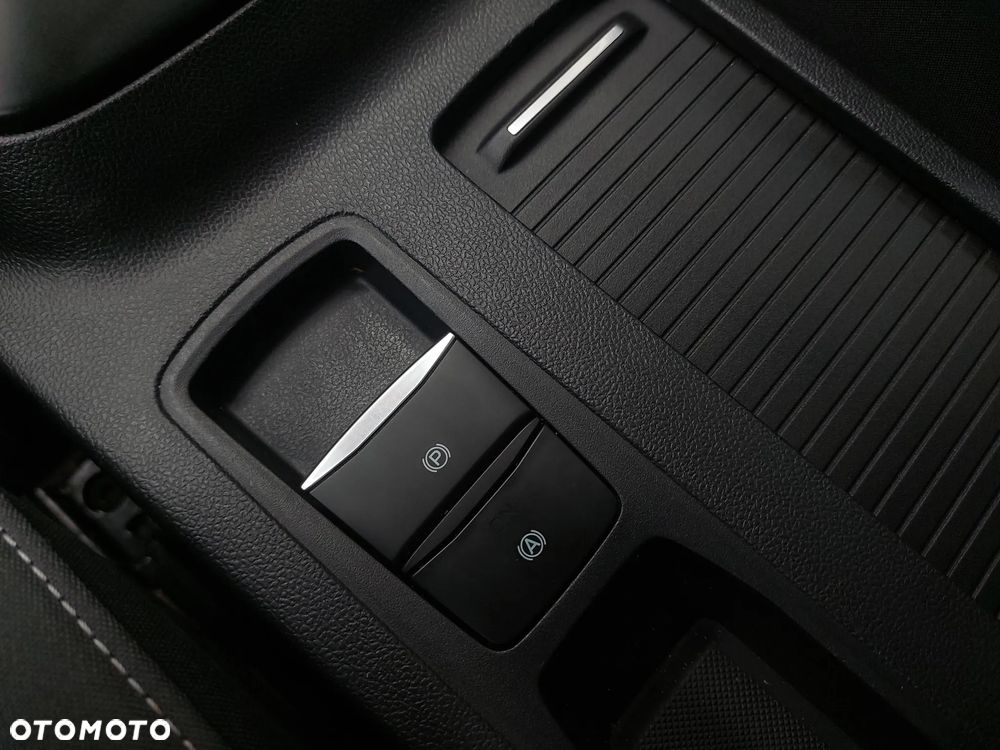 Ford Focus 1.0 EcoBoost Trend Edition Business - 37