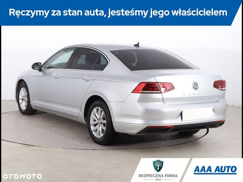 Volkswagen Passat - 5