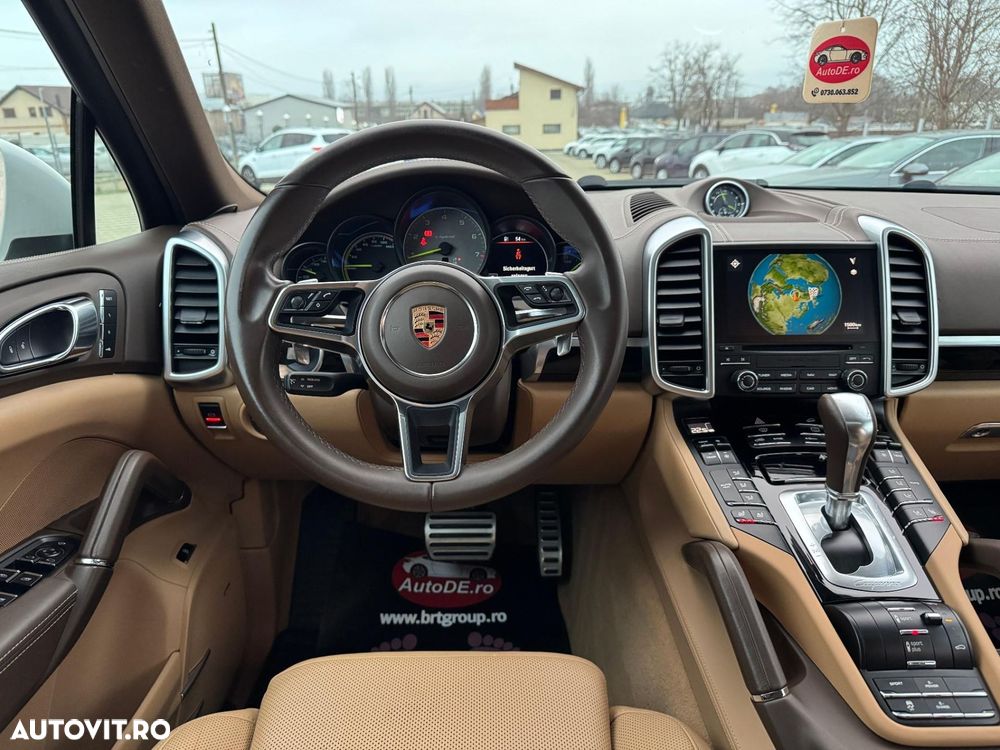Porsche Cayenne - 9
