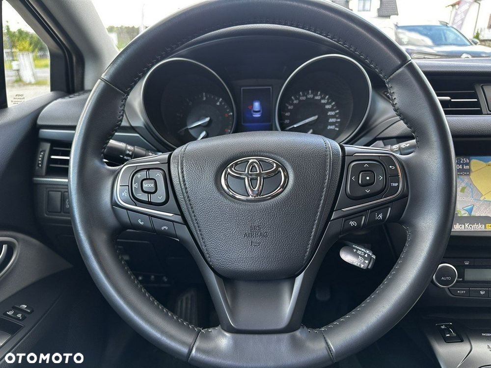 Toyota Avensis 2.0 D-4D Premium - 26