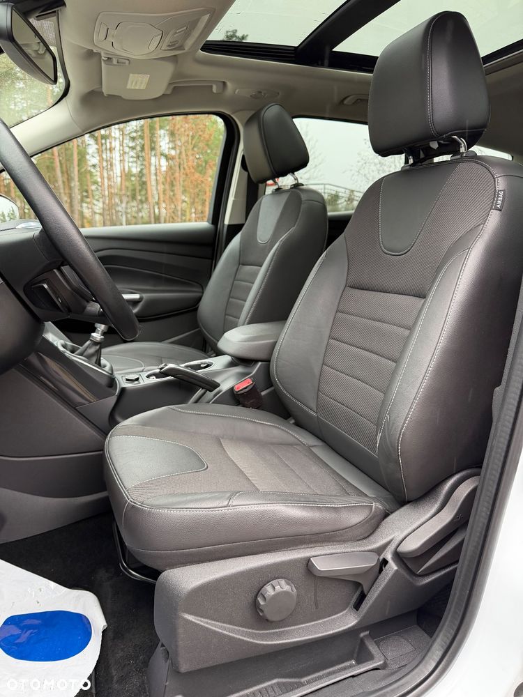 Ford Kuga 2.0 TDCi Titanium S - 24