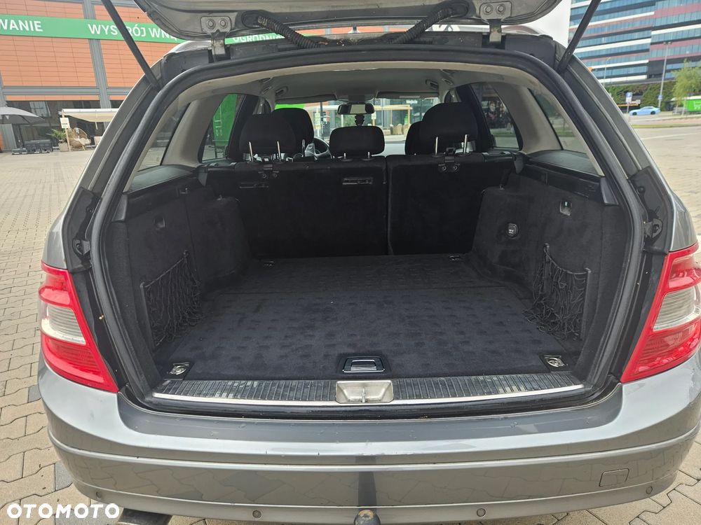 Mercedes-Benz Klasa C 220 CDI BlueEff 4-Matic Avantgarde - 7