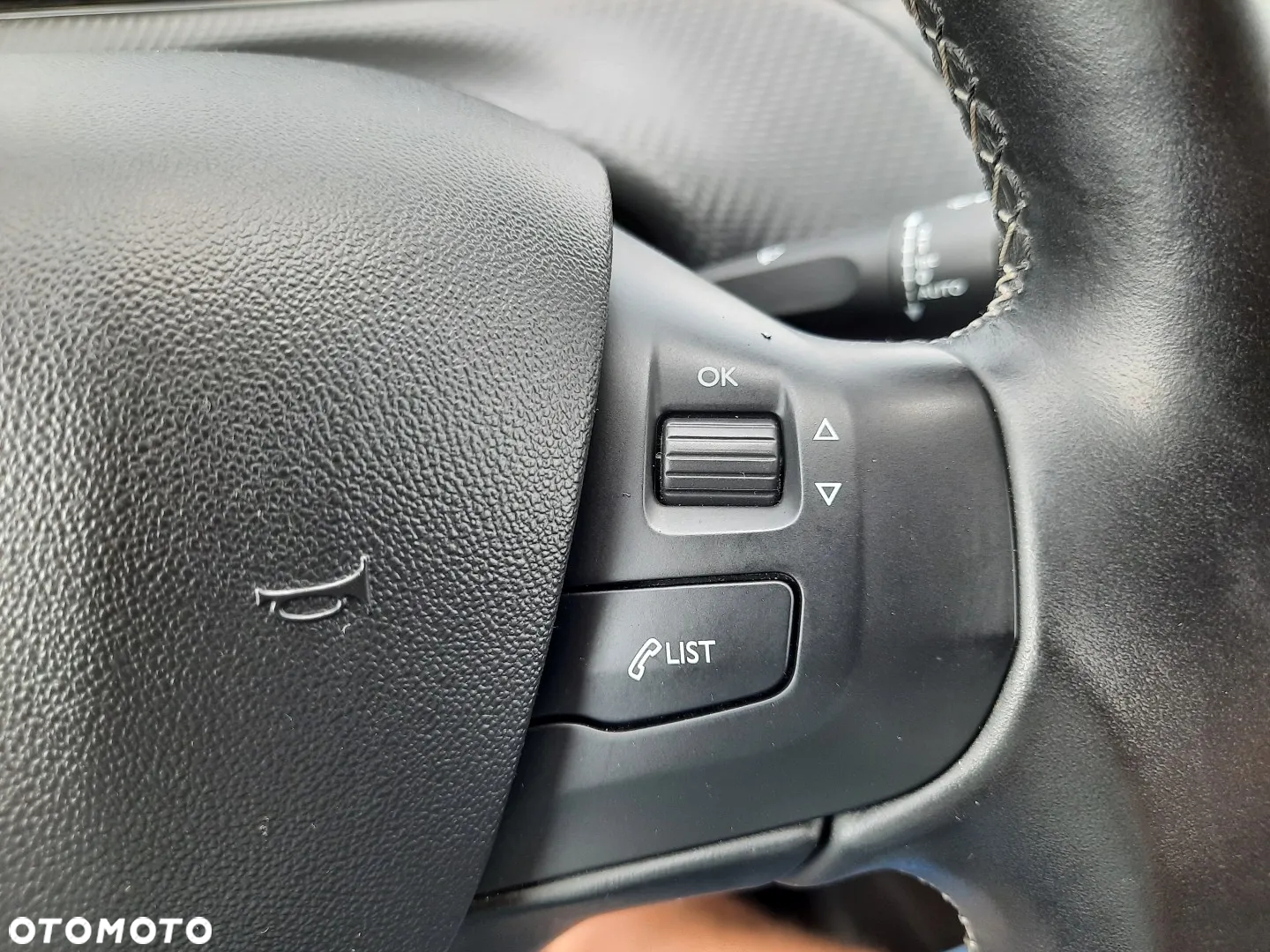 Peugeot 208 PureTech 110 Stop & Start EAT6 Allure - 29