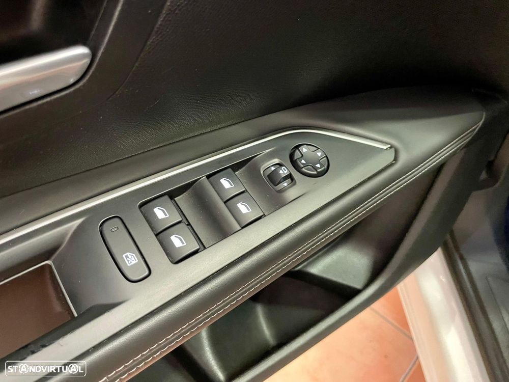 Peugeot 3008 1.2 PureTech Allure EAT6 - 15