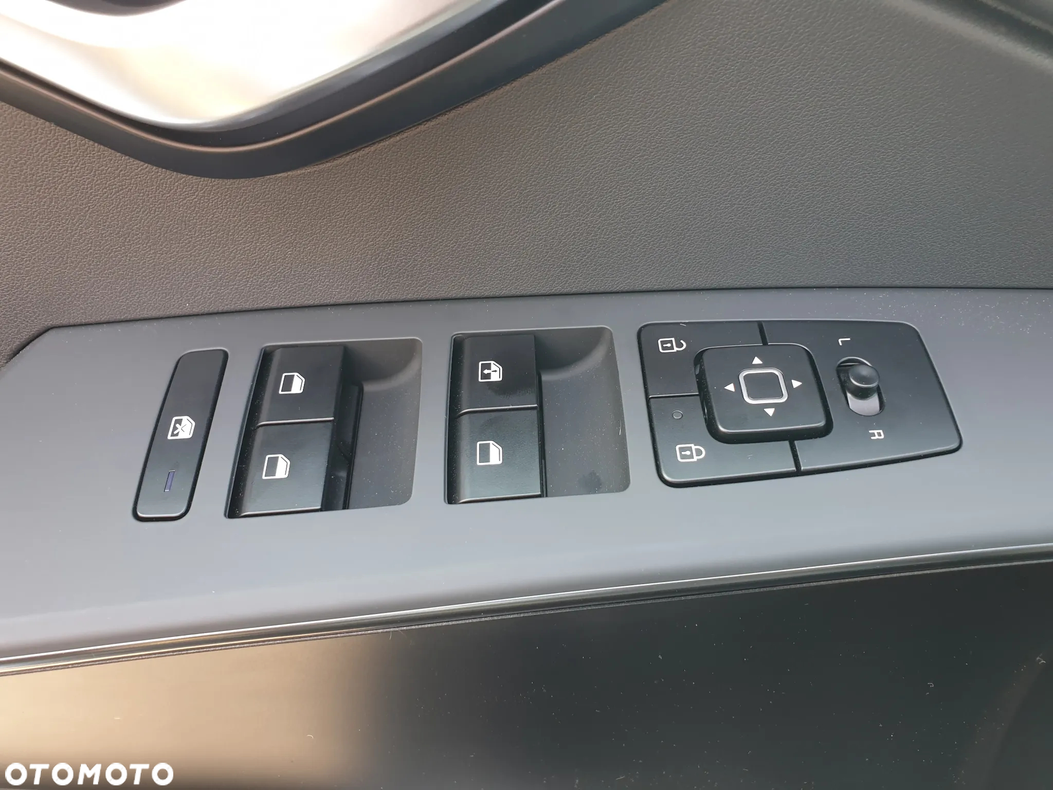 Kia Niro e-Niro 64kWh M - 22