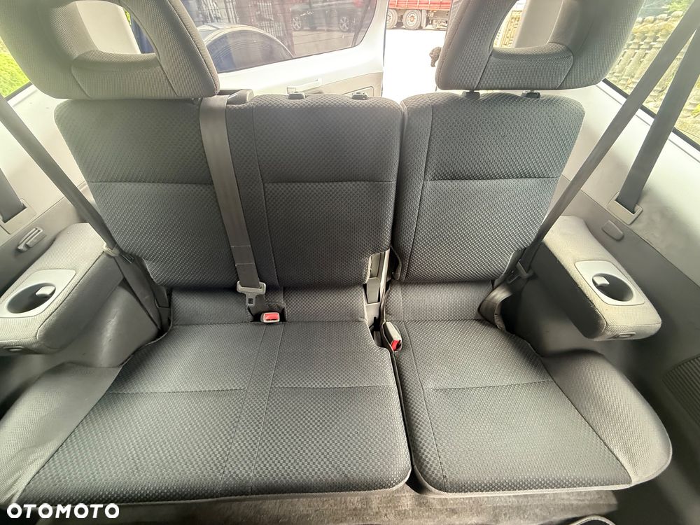 Mitsubishi Pajero - 10