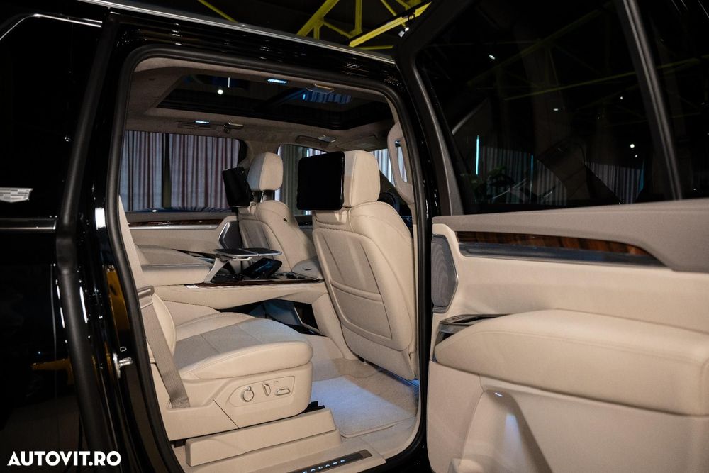 Cadillac Escalade - 32
