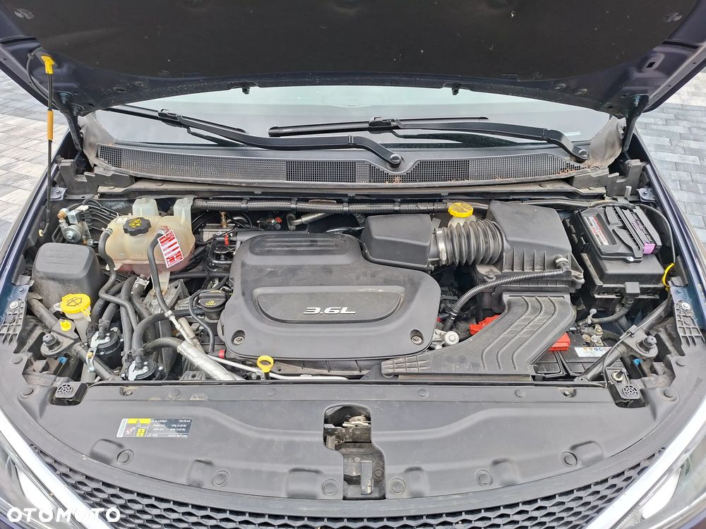 Chrysler Pacifica - 33