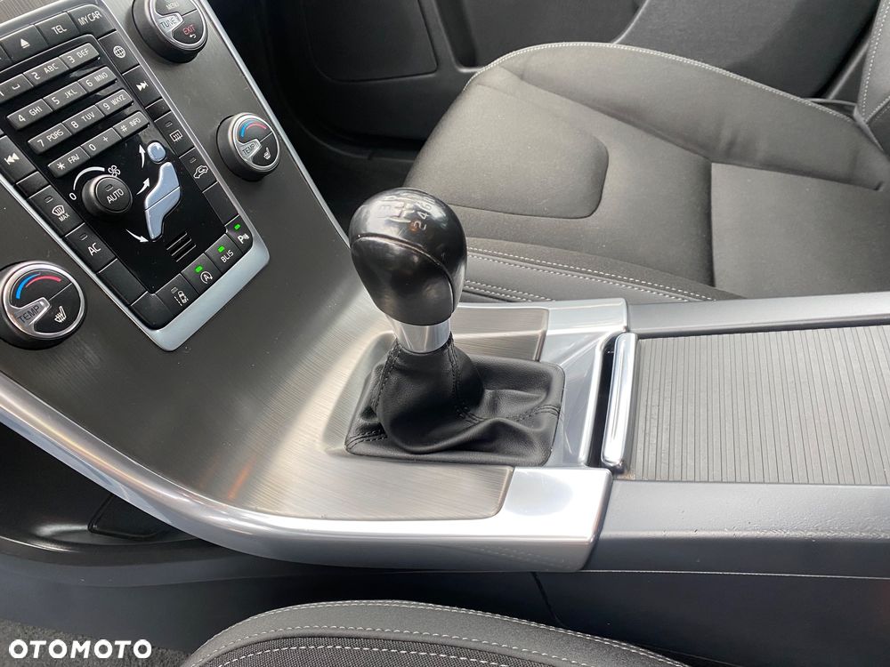 Volvo XC 60 D3 Momentum - 18