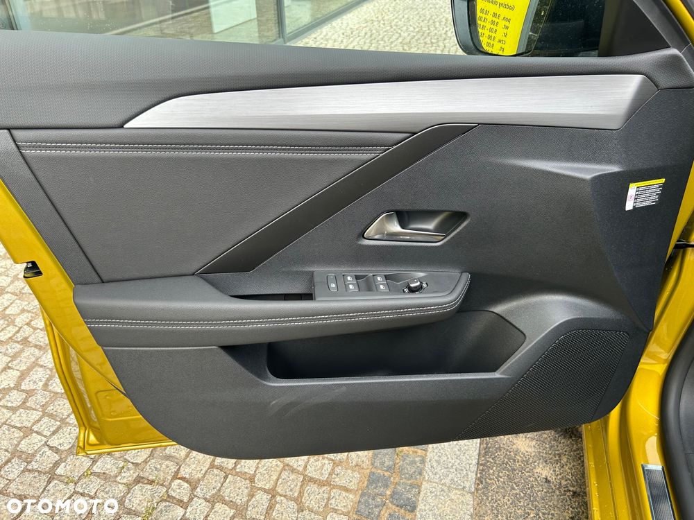 Opel Astra 1.2 T mHEV Ultimate S&S eDTC - 16