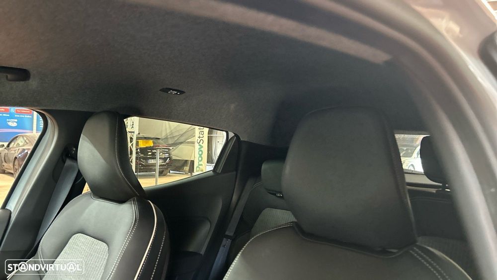 Renault Clio 1.0 TCe Techno Bi-Fuel - 10