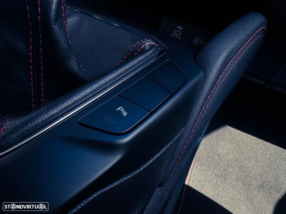 Ford Kuga 1.5 EcoBoost ST-Line - 18