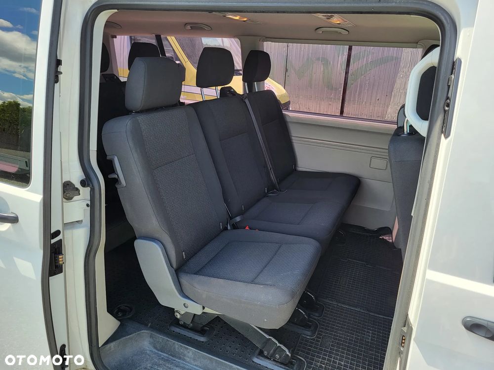 Volkswagen Caravelle - 13