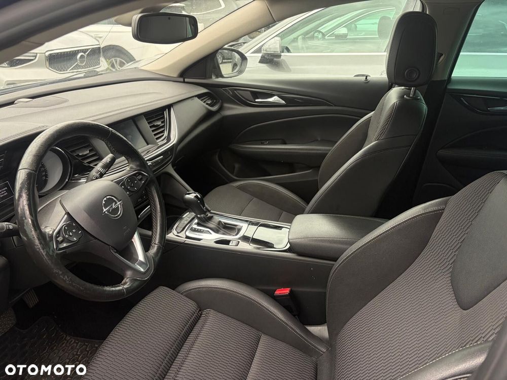 Opel Insignia - 10