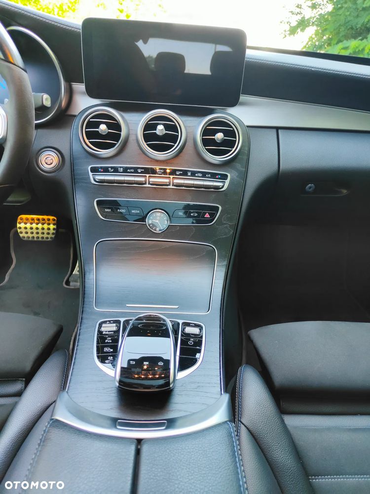 Mercedes-Benz Klasa C 300 de 9G-TRONIC AMG Line - 15