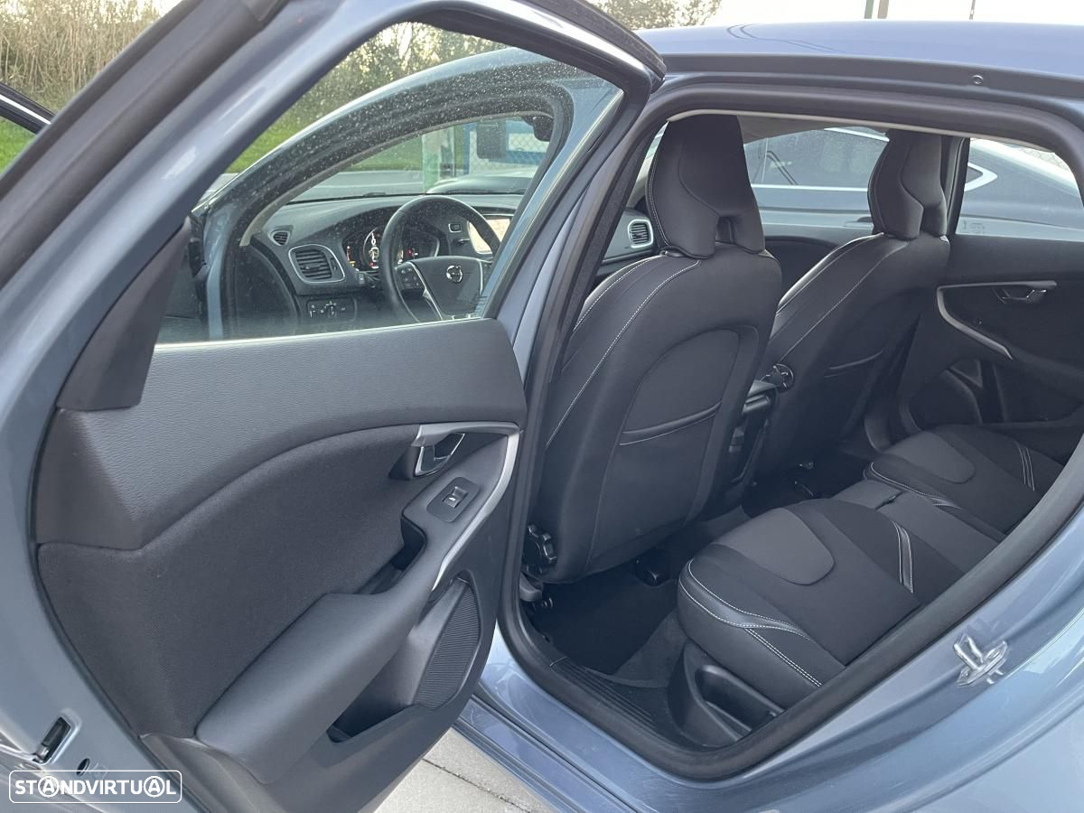 Volvo V40 2.0 D2 Momentum Eco - 16