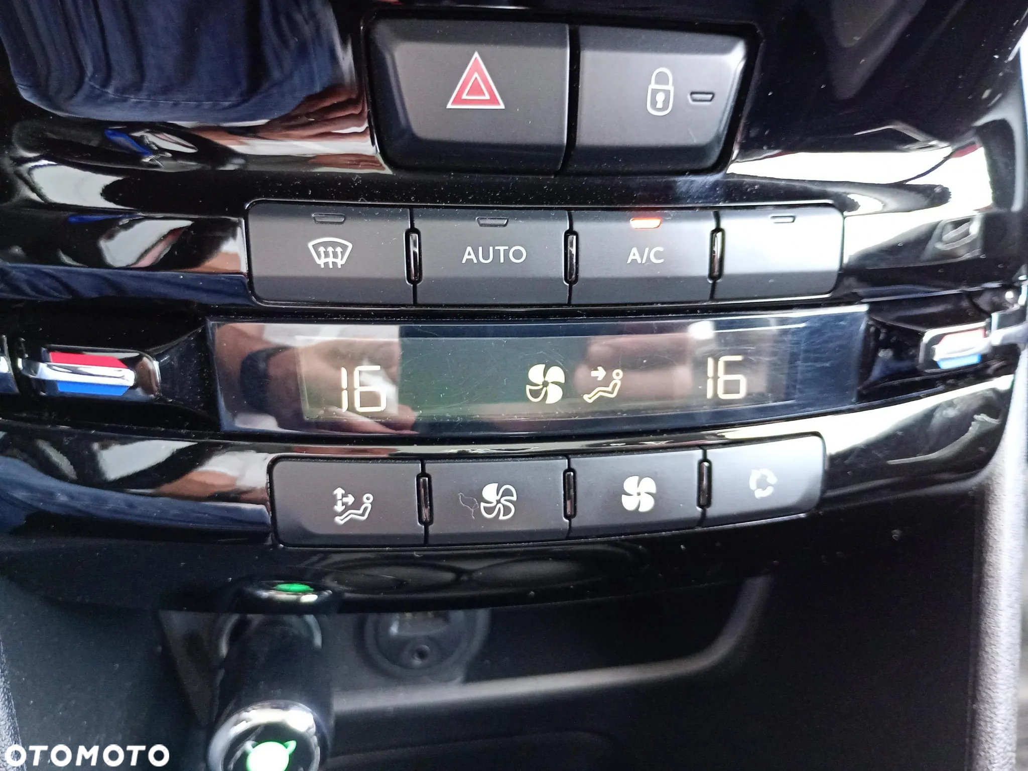 Peugeot 2008 1.2 Pure Tech GPF Allure S&S - 15
