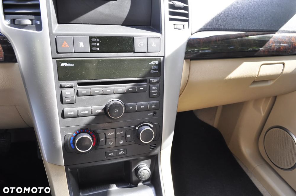 Chevrolet Captiva 2.4 LS 5os - 15