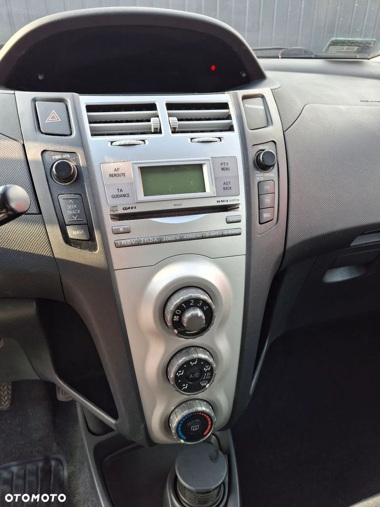 Toyota Yaris 1.3 Sol - 16