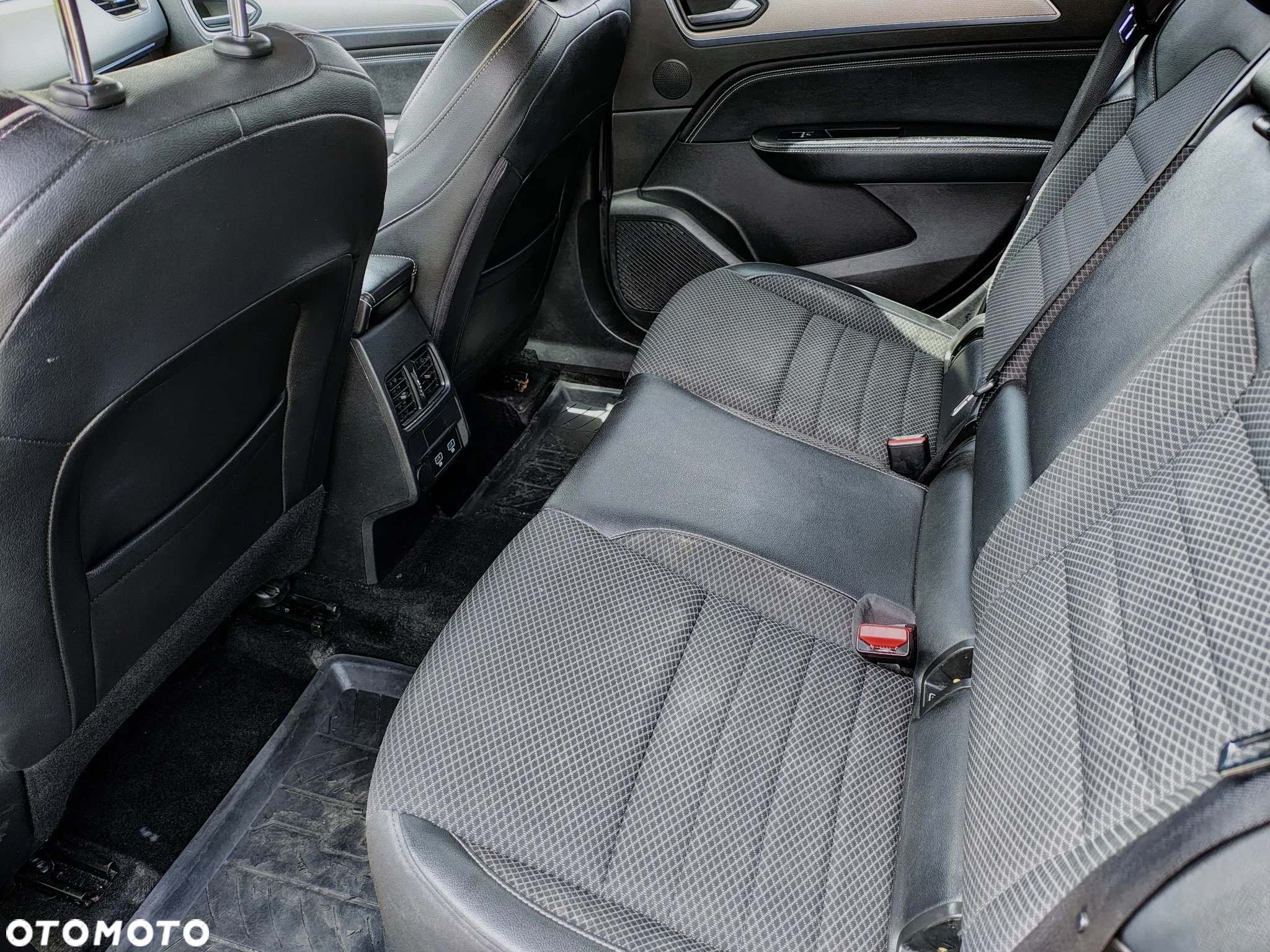 Renault Arkana 1.6 E-TECH Equilibre MMT - 9