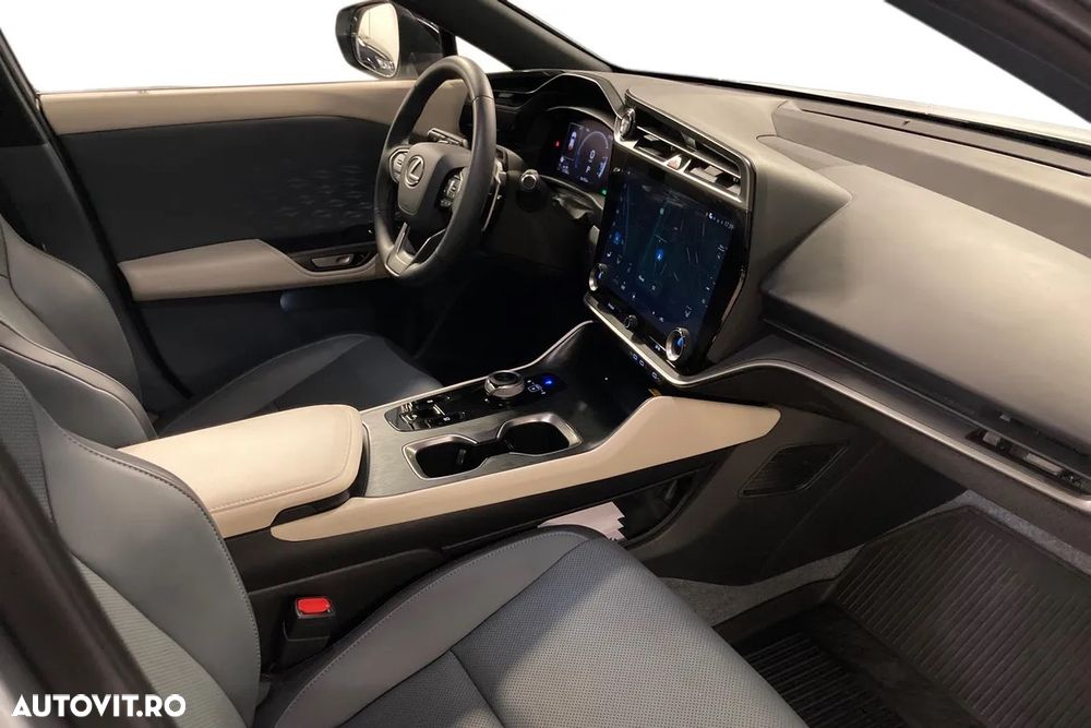 Lexus RZ 300e FWD Business - 14