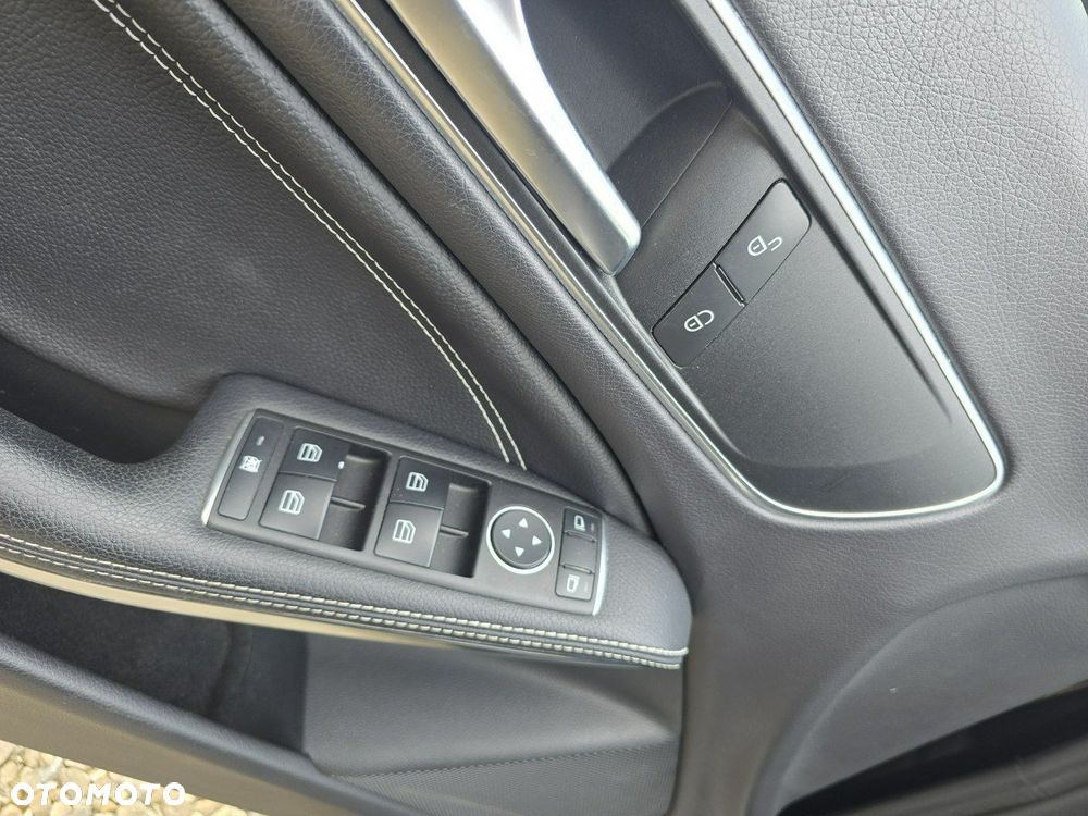 Mercedes-Benz CLA - 25