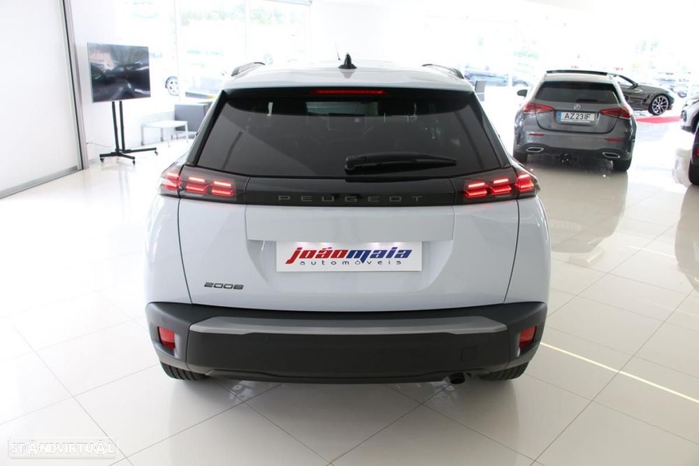 Peugeot 2008 1.2 PureTech Allure EAT8 - 13