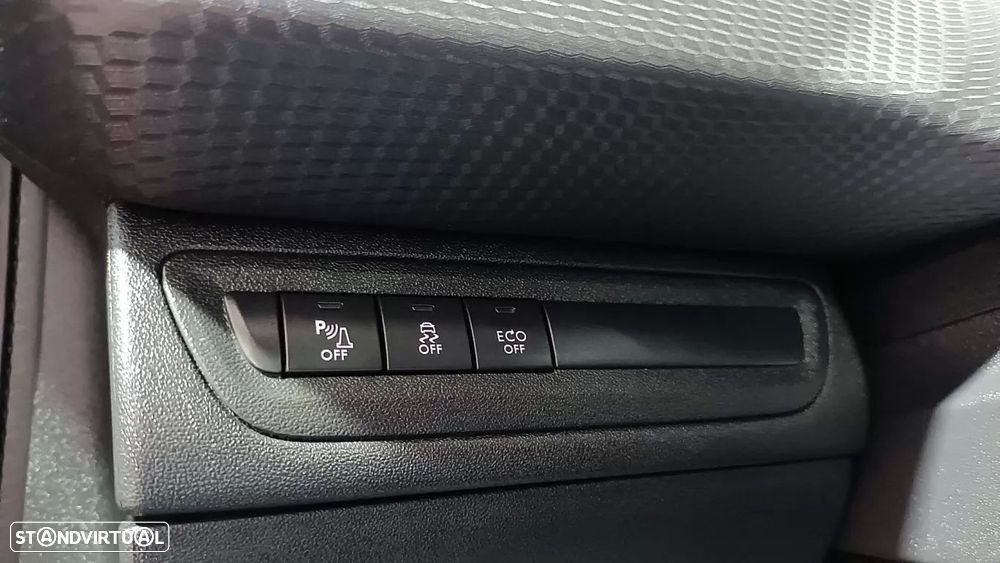 Peugeot 2008 1.2 PureTech Allure - 22