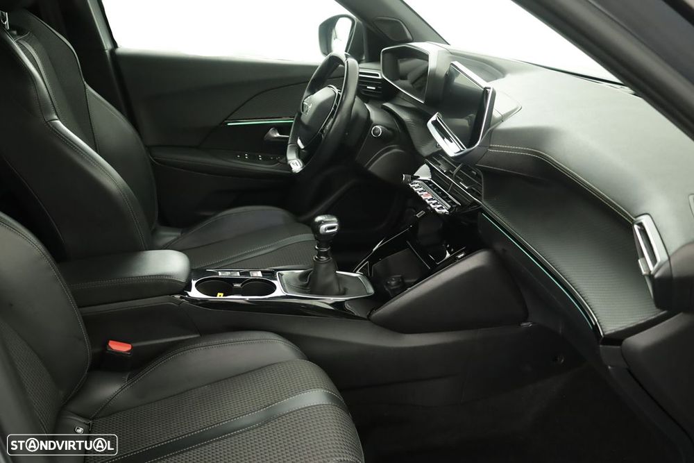 Peugeot 2008 1.2 PureTech GT - 22
