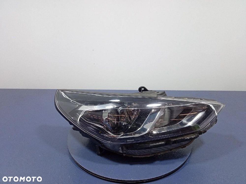 HYUNDAI I30 III LIFT 20- REFLEKTOR PRAWY PRZÓD LAMPA EU 92102G4510 - 1