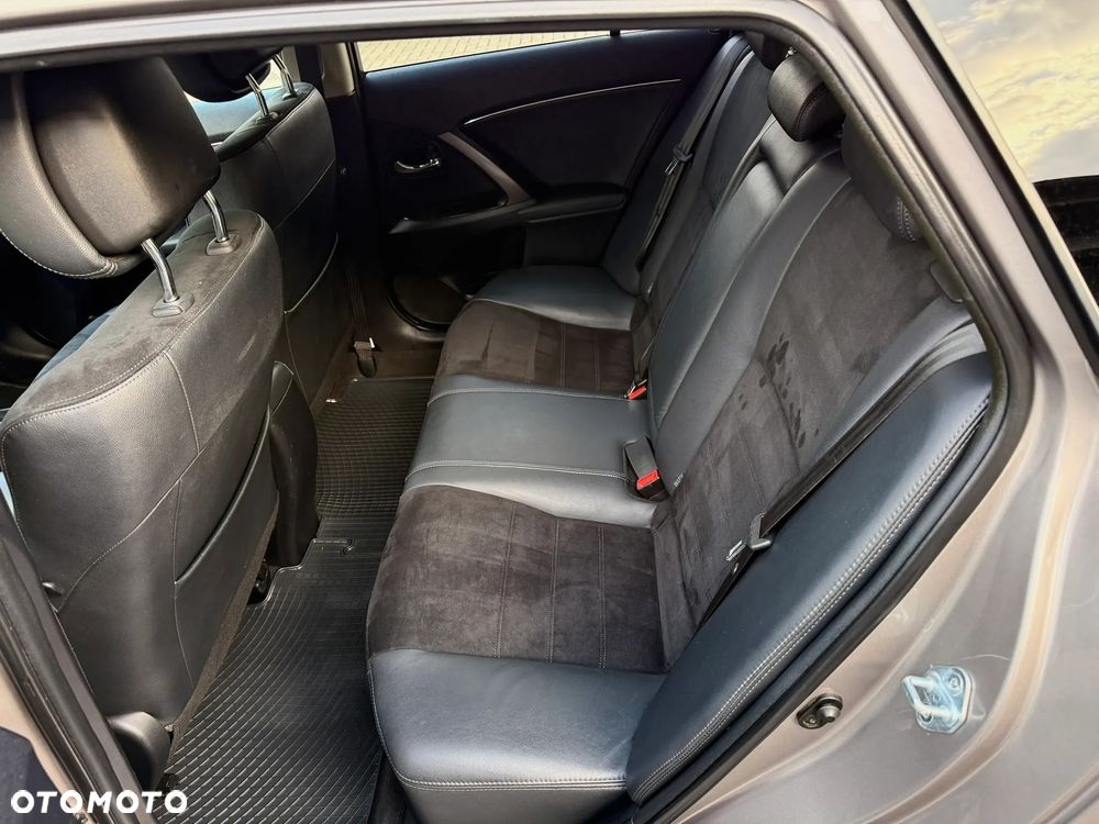 Toyota Avensis 2.0 D-4D Premium - 16