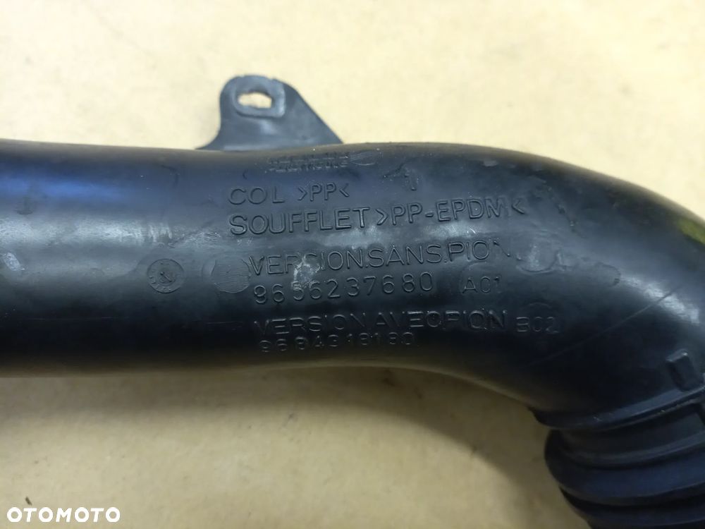 Peugeot 308 3008 5008 Citroen C4 1.6 THP rura wlot powietrza  96556237680 - 2