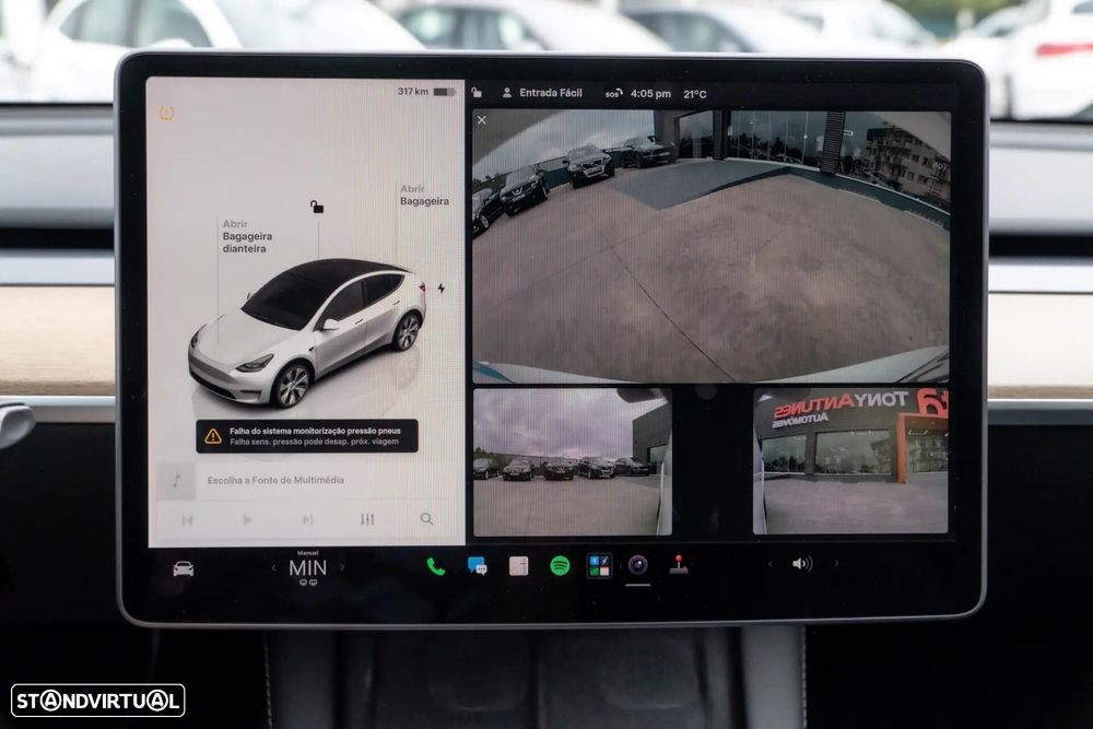 Tesla Model Y Long Range Dual Motor AWD - 9