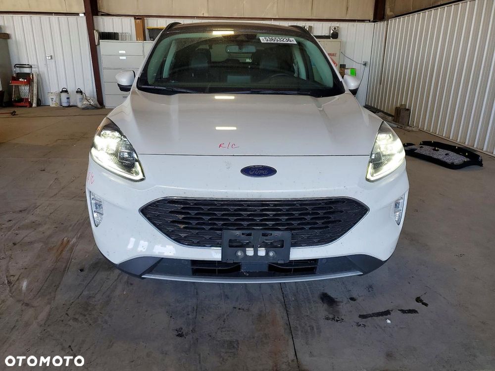 Ford Escape 2.0 EcoBoost AWD Titanium - 3