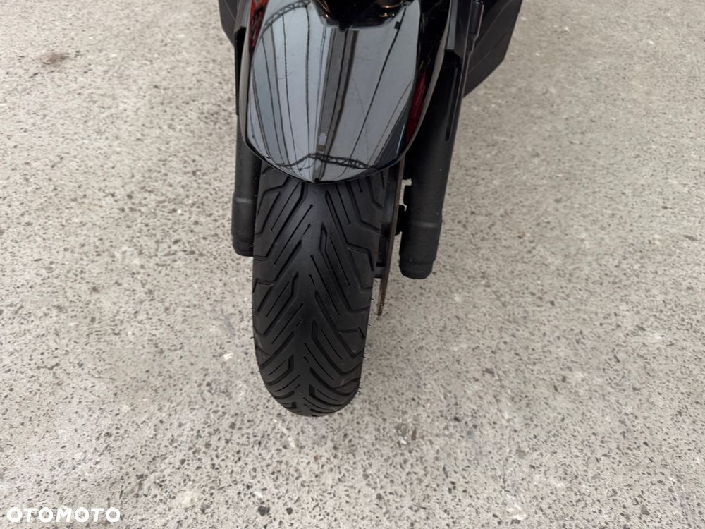 Yamaha X-max - 20