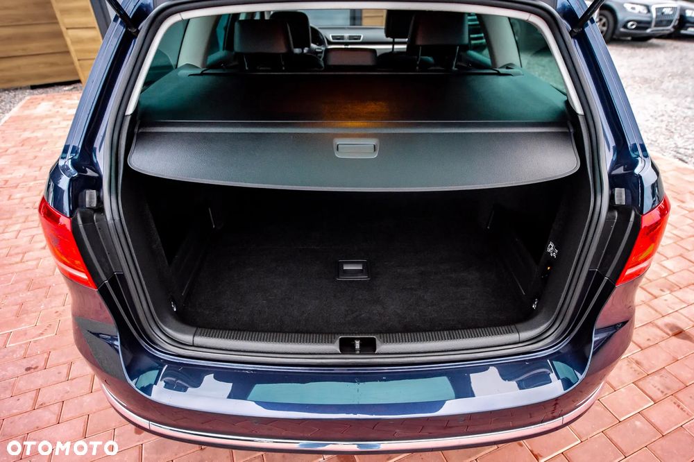 Volkswagen Passat Variant 2.0 TDI 4Motion DSG BlueMotion Tech Highline - 14
