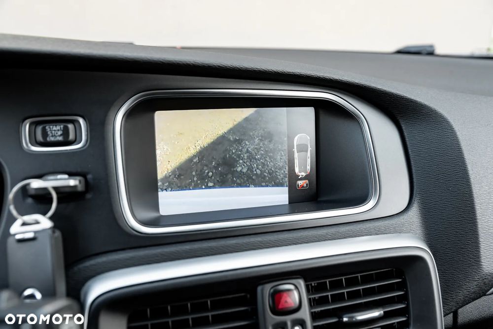 Volvo V40 D3 Geartronic RDesign - 38