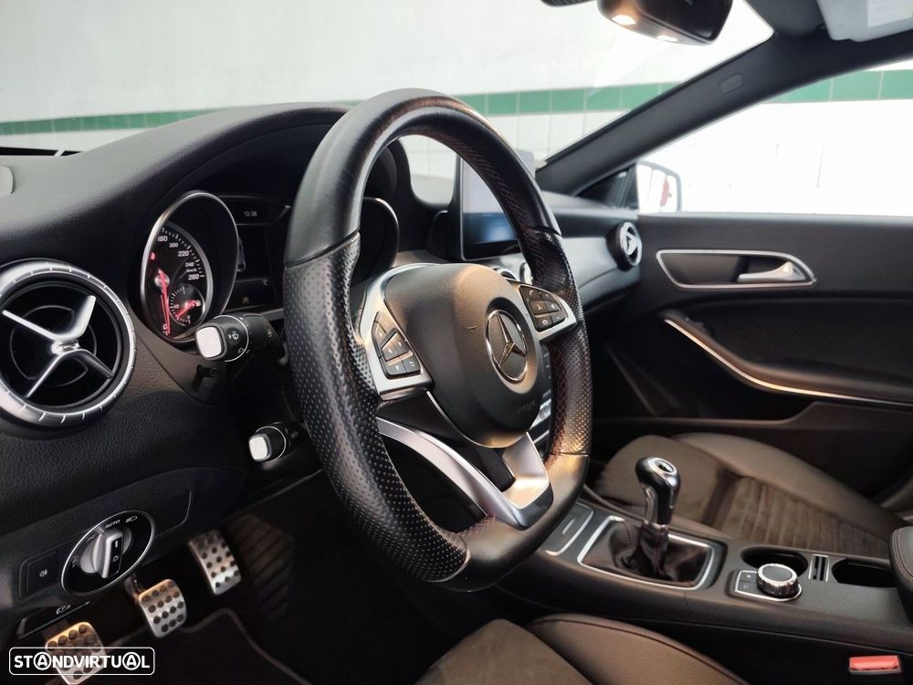 Mercedes-Benz CLA 180 d AMG Line - 18