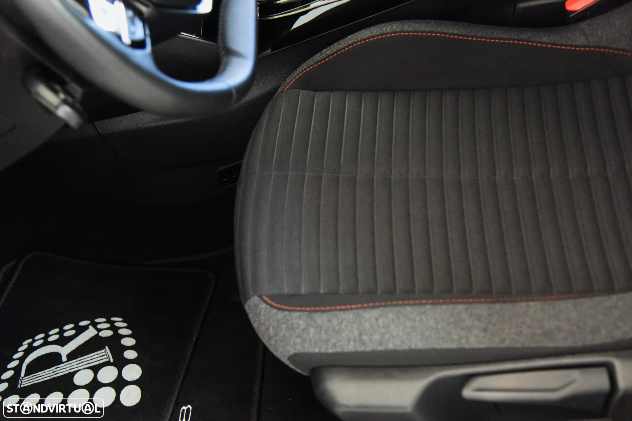 Peugeot e-208 Active Pack - 14