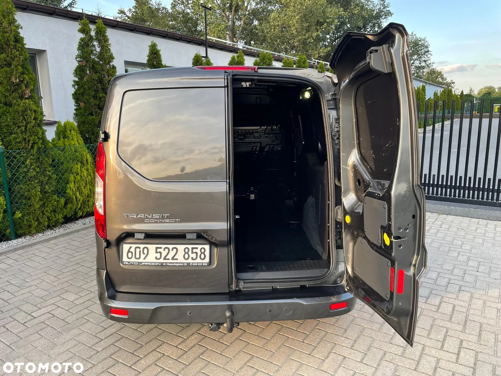 Ford Transit Connect - 14