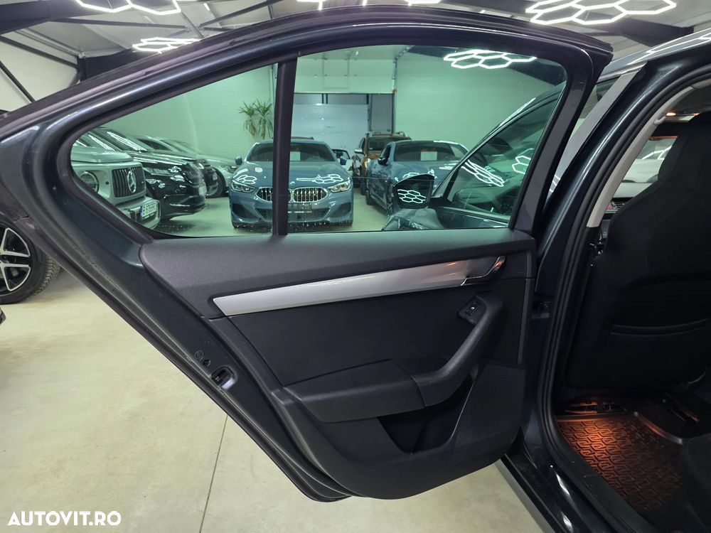 Skoda Octavia 2.0 TDI DSG Ambition - 17