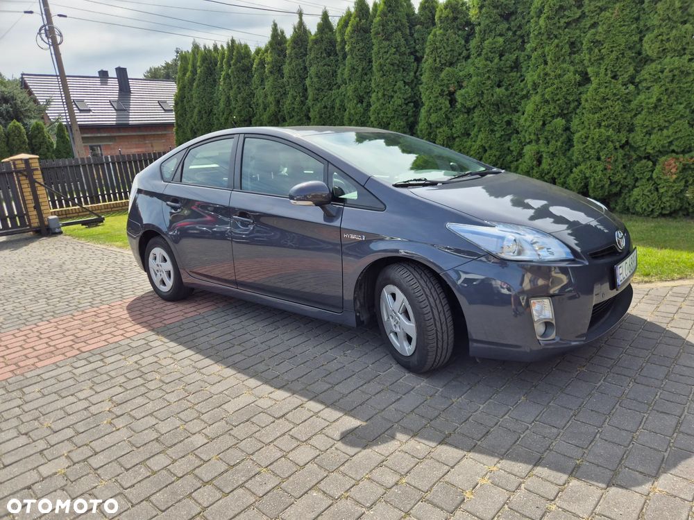 Toyota Prius (Hybrid) - 12